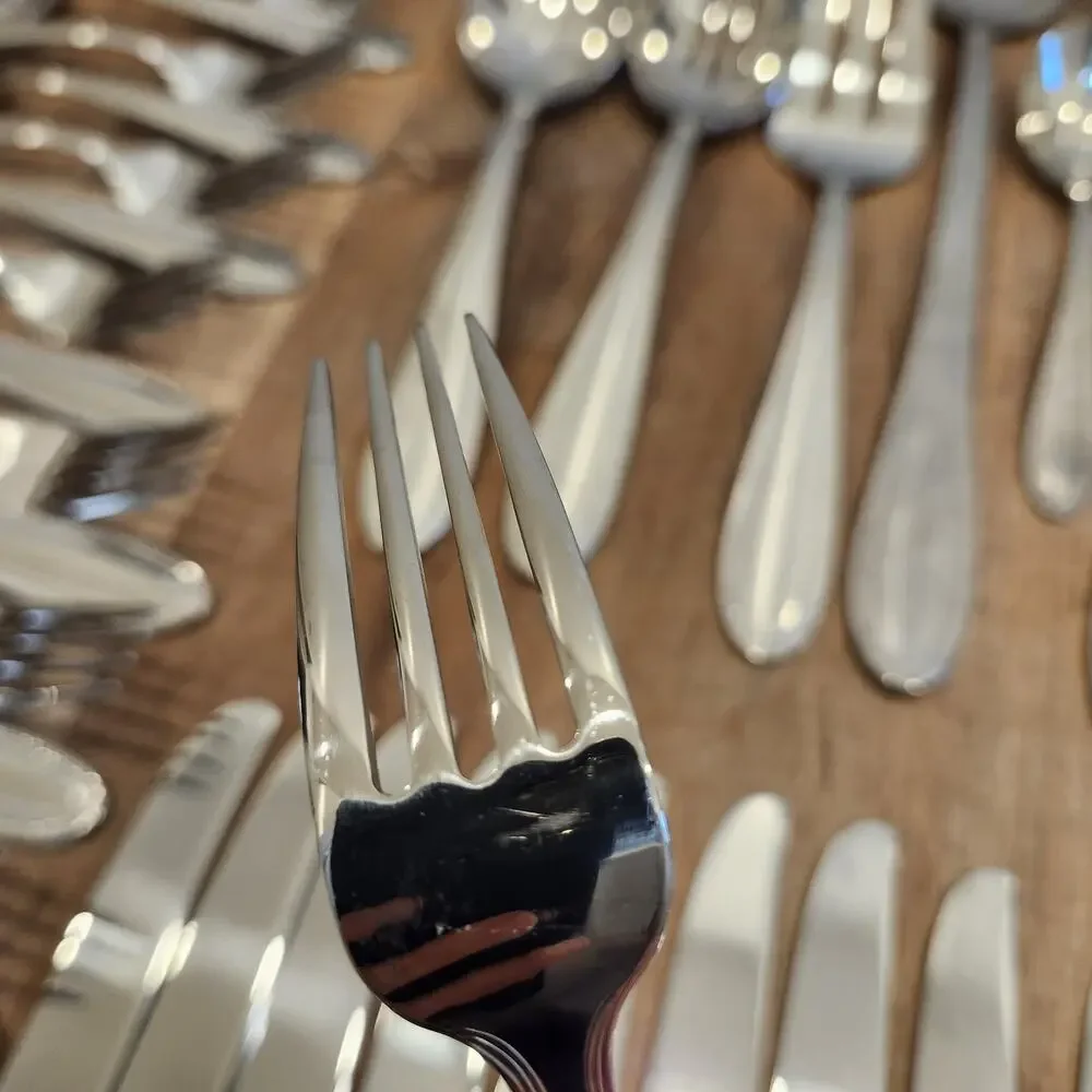 63 Pc Reed & Barton Stainless Set Tradition Tanglewood Knife Fork Spoon Serving
